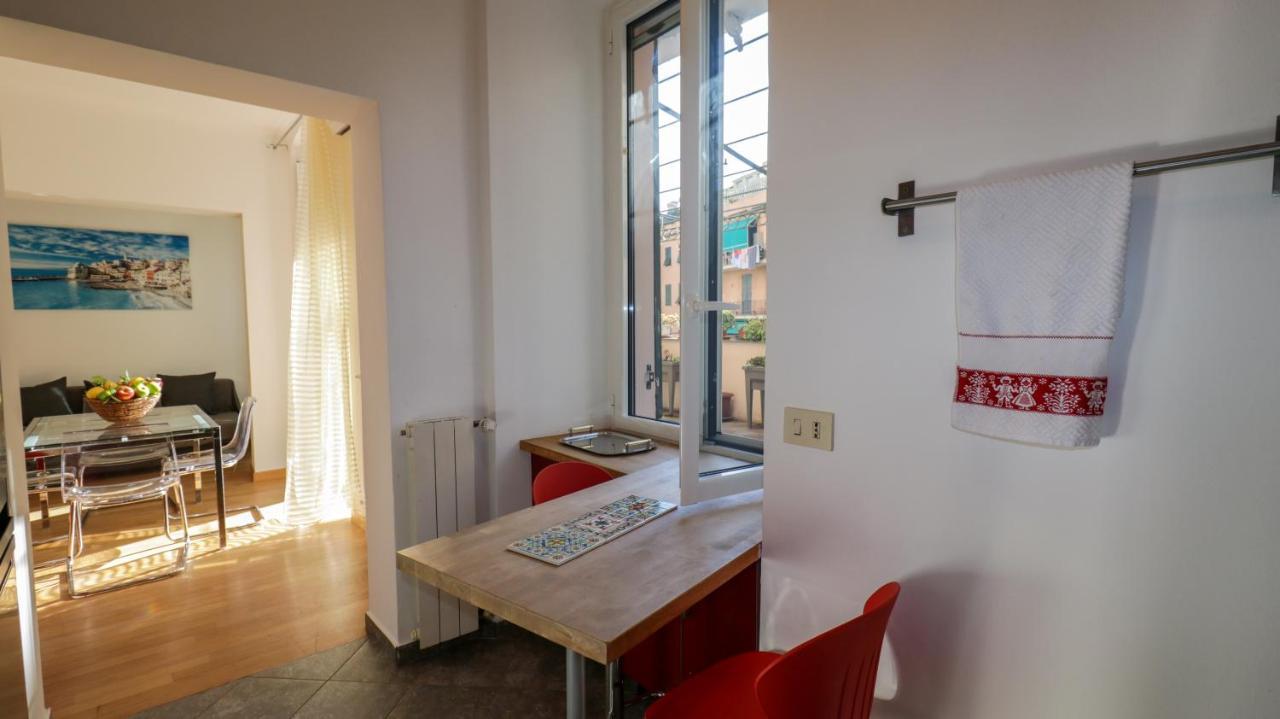 Apartmán Sole, Terrazza, Centro Citta E Wi-Fi Veloce! Janov Exteriér fotografie