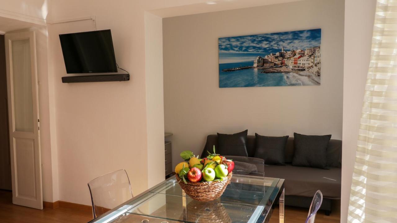 Apartmán Sole, Terrazza, Centro Citta E Wi-Fi Veloce! Janov Exteriér fotografie