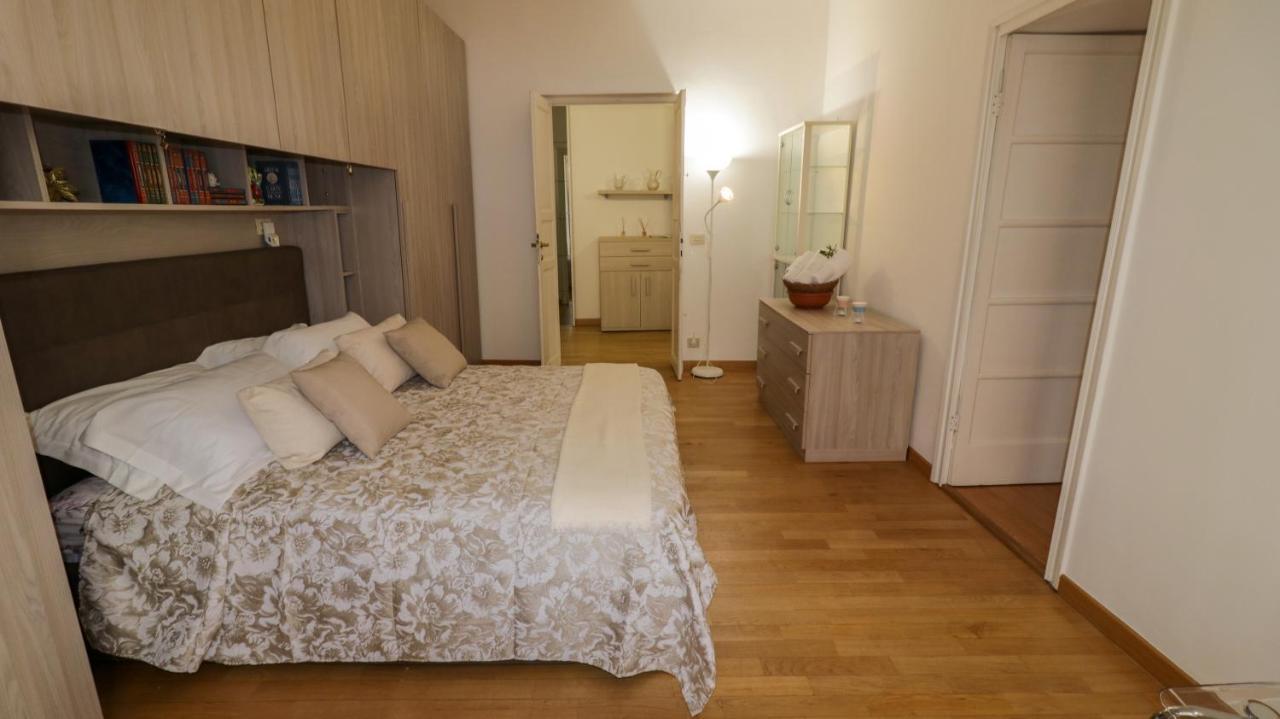 Apartmán Sole, Terrazza, Centro Citta E Wi-Fi Veloce! Janov Exteriér fotografie