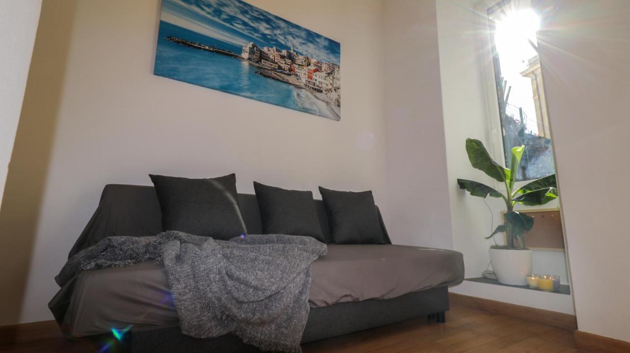 Apartmán Sole, Terrazza, Centro Citta E Wi-Fi Veloce! Janov Exteriér fotografie