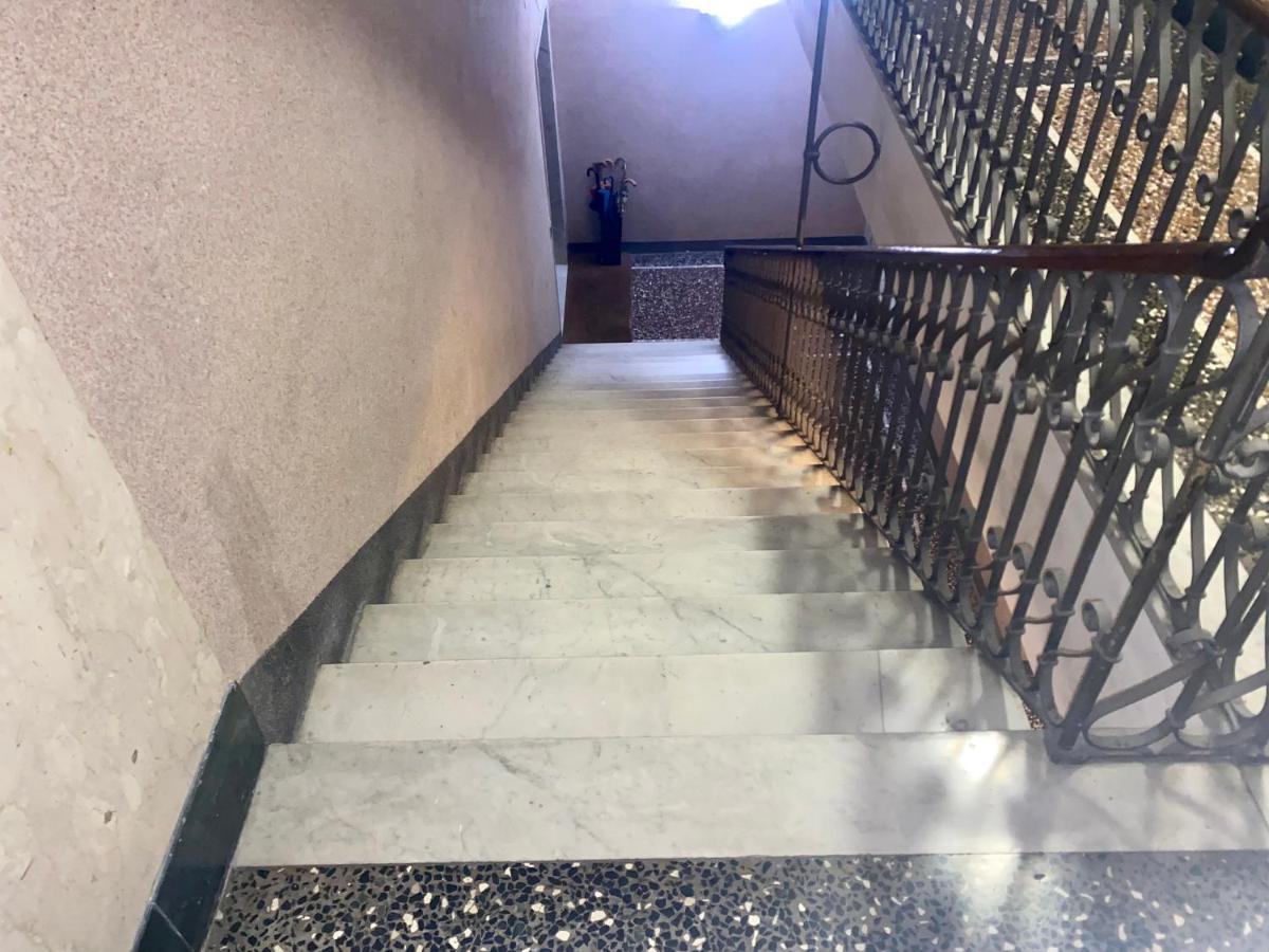 Apartmán Sole, Terrazza, Centro Citta E Wi-Fi Veloce! Janov Exteriér fotografie