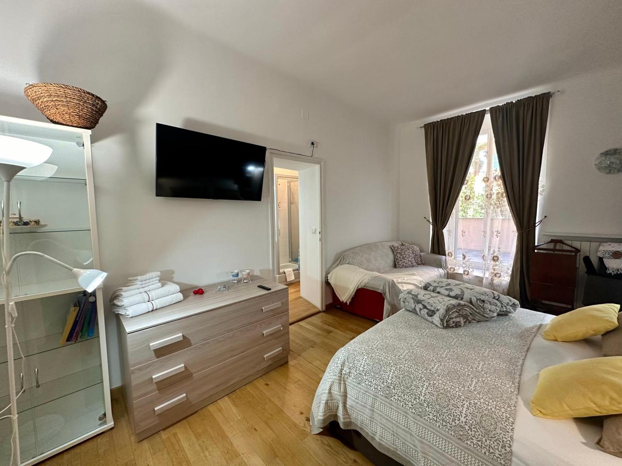 Apartmán Sole, Terrazza, Centro Citta E Wi-Fi Veloce! Janov Exteriér fotografie